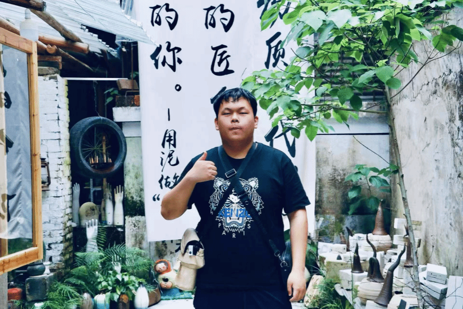 理学院2022级数学专业硕士研究生何国昊：解开谜题的喜悦总能抵消疲惫